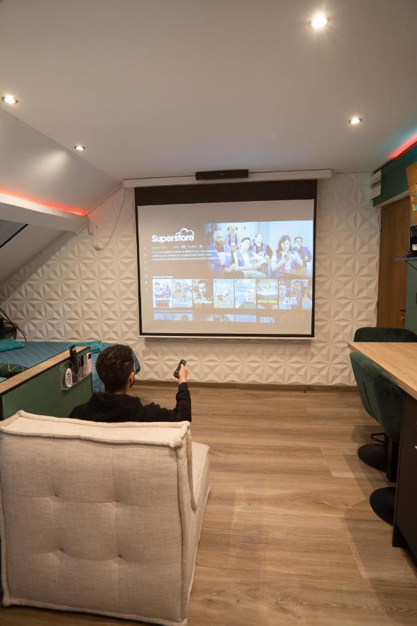 Capsule Color Deluxe Balneo I Ecran Home Cinema I Console De Jeux Trith-Saint-Leger Εξωτερικό φωτογραφία